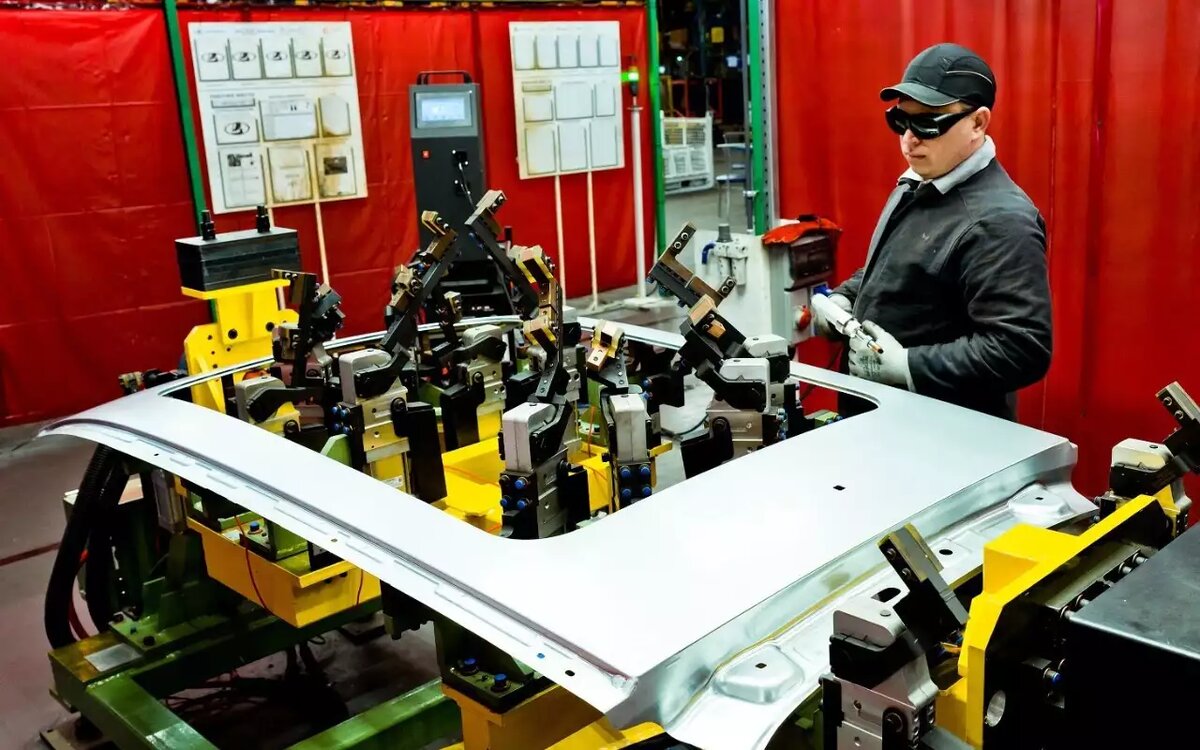 АВТОВАЗ оснастит кроссовер Azimut новой для автомобилей Lada функциейLada Azimut впервые получит версию со штатной панорамной крышей и люком
📷
📷
📷
