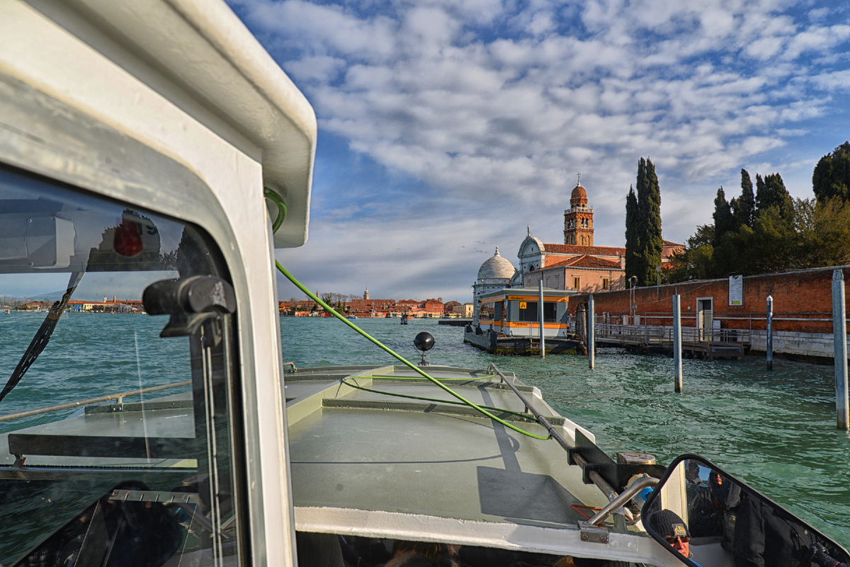 У причала острова Сан-Микеле. Фотография Александра Новикова. 2018