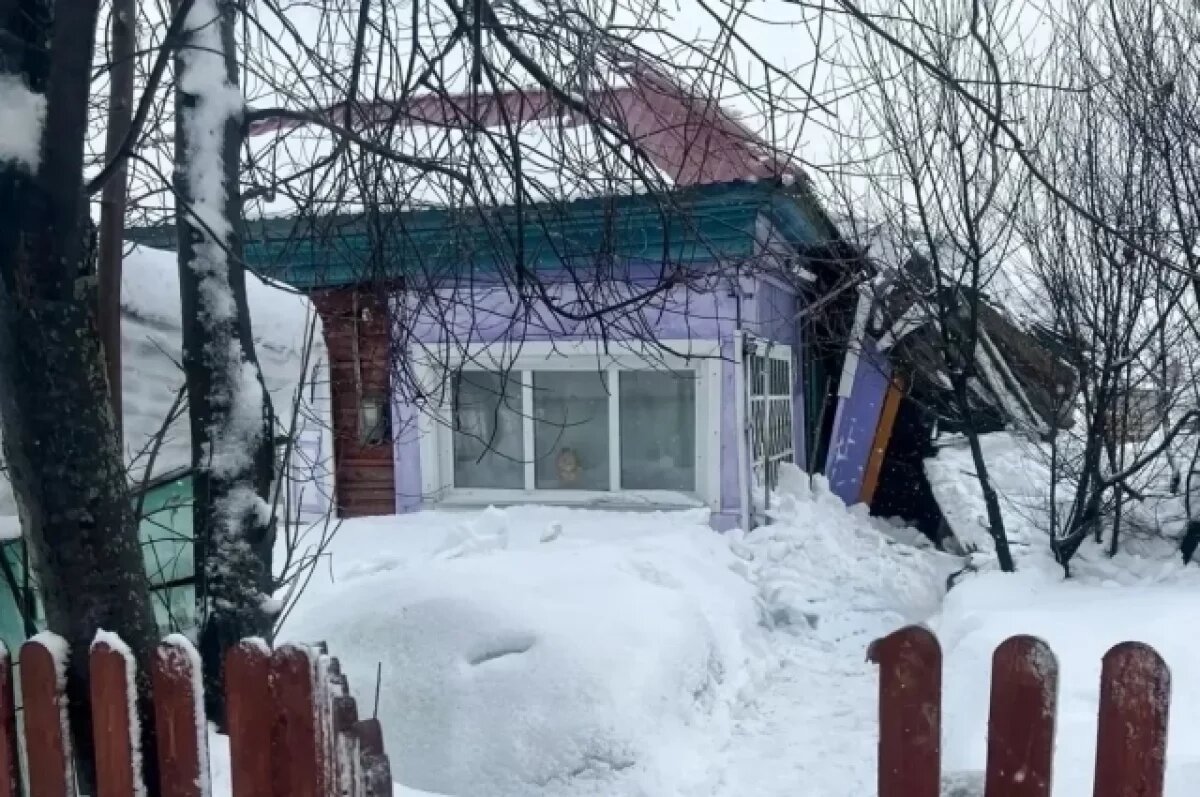    В Кузбассе мужчина погиб под снегом, пытаясь взять угля и затопить печку