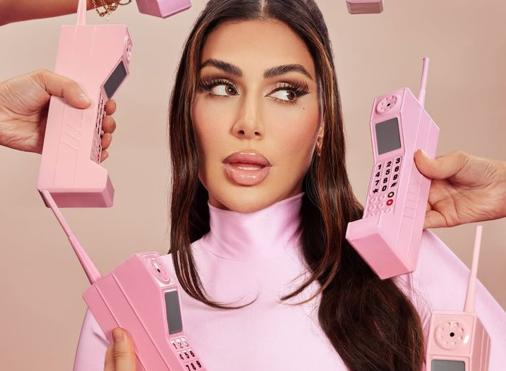 Почему сестра Huda Beauty отвернулась от нее на глазах у всего мира: один щелчок, который расколол империю