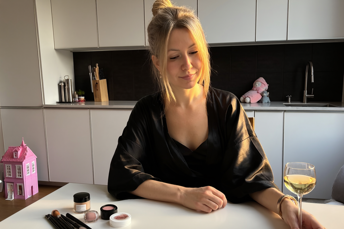 Если нога тянет, пора налить винишка и сделать масочку. Мы же девочки🙈