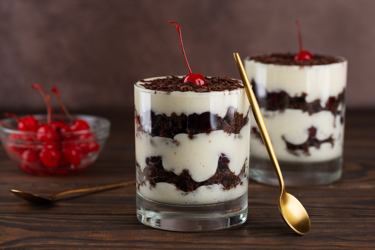 Трайфл — десерт в стакане на все случаи жизни. Попробуйте добавить его в прайс-лист, чтобы повысить шанс на дополнительную продажу услуг