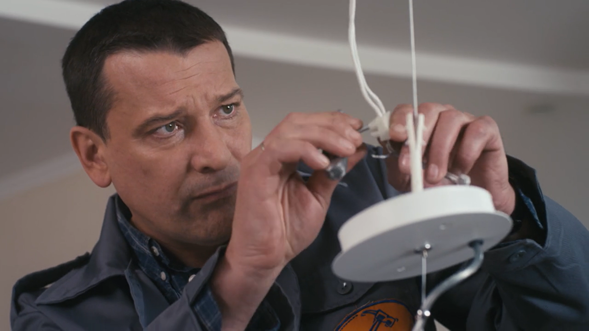 Кадр из мини-сериала "Муж на час", 2014 г., режиссер Анатолий Матешко, сценарист Екатерина Латанова, композитор Сергей Могилевский (скриншот) 