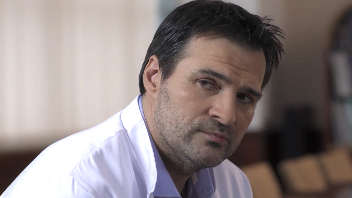 Кадр из мини-сериала "Папа для Софии", 2014 г., режиссер Сергей Лялин, сценарист Ольга Ларионова, композитор Алексей Левин (скриншот) 