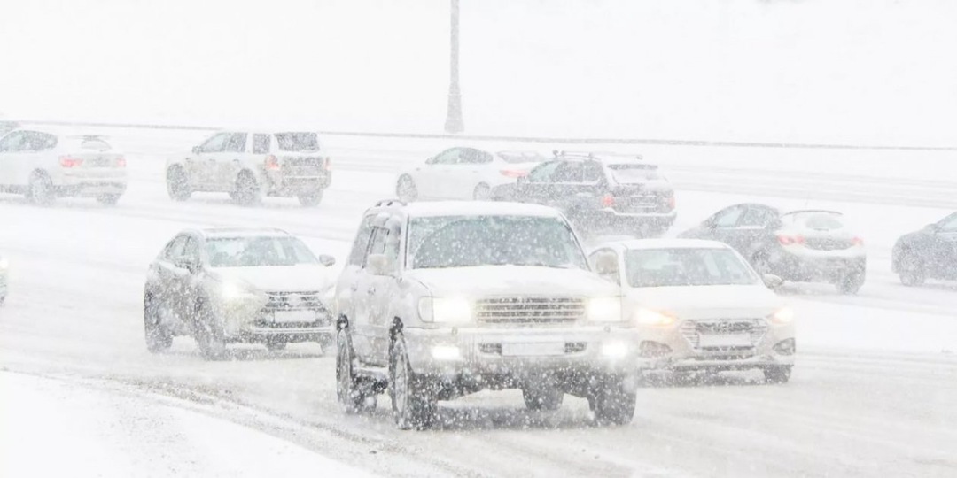 Москвичей предупредили о сильном снегопаде и перекрытиях дорог 19 февраля