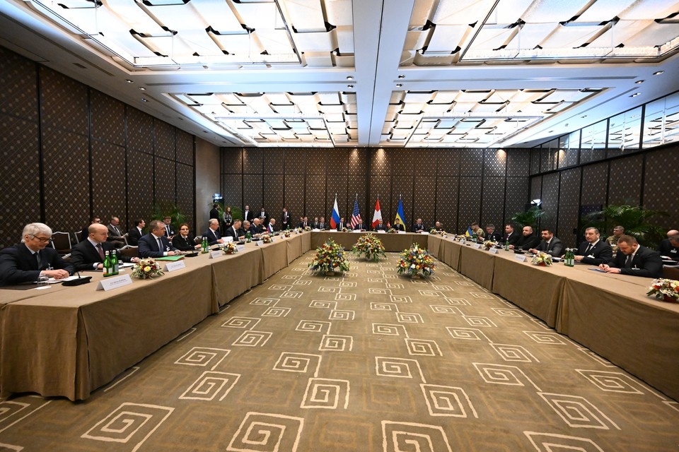    Делегации России, США и Украины провели двухдневные переговоры в Швейцарии. Фото: Екатерина ЧЕСНОКОВА/POOL/РИА Новости