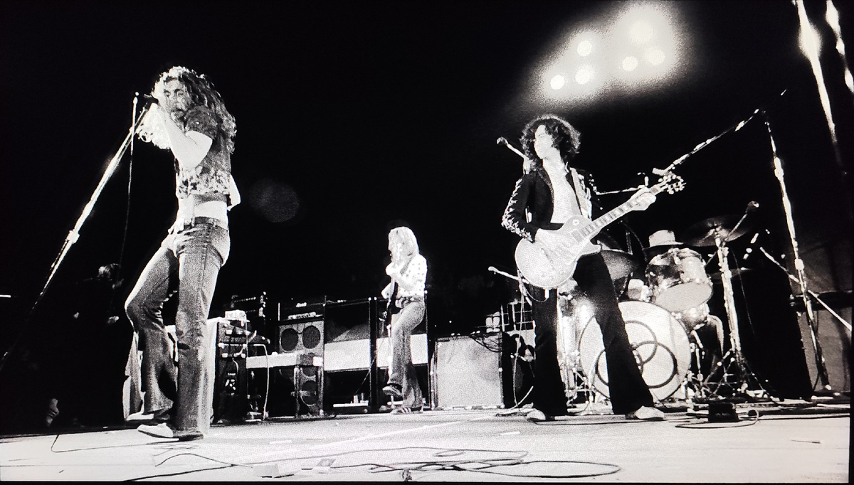 Led Zeppelin "How The West Was Won" Blu-ray – Audio - доминирующая сцена