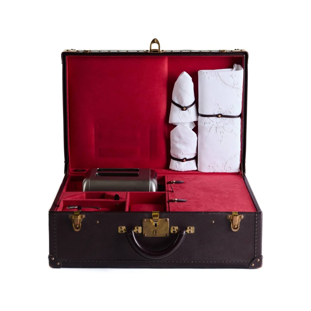    Вещи телохранителя Карла Лагерфельда продадут на аукционе (фото 1)