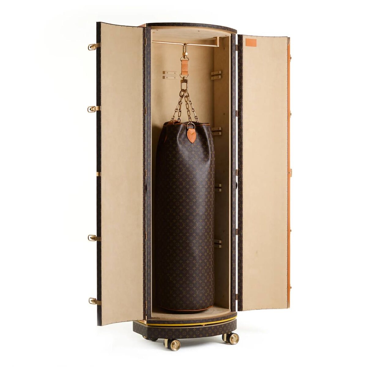    Вещи телохранителя Карла Лагерфельда продадут на аукционе (фото 3)