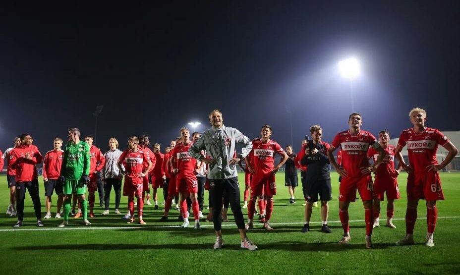    Футболисты«Спартака» благодарны болельщикам за поддержку. Фото: ФК«Спартак»