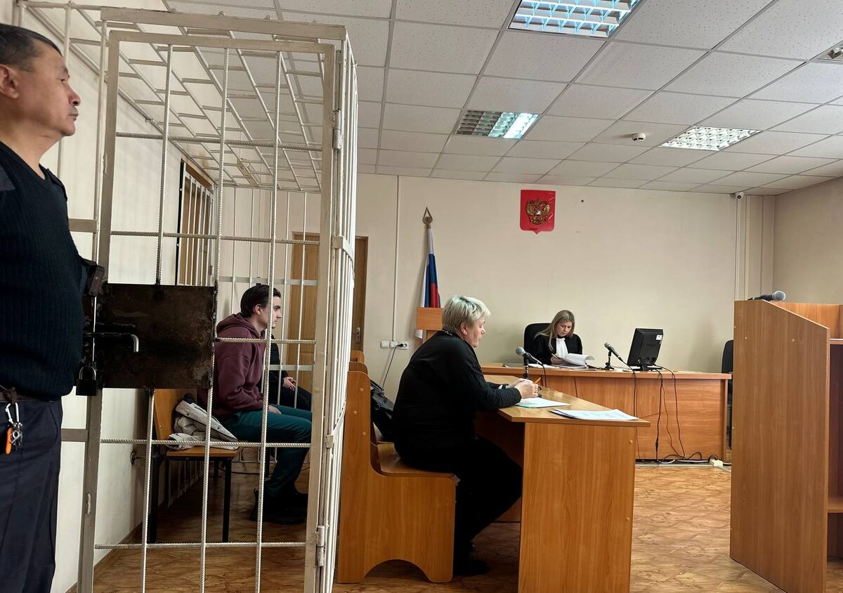    Украл почти 500 тысяч рублей, включая ЖКХ и выплаты: В Орске судят 21-летнего экс-начальника отделения почтовой связи