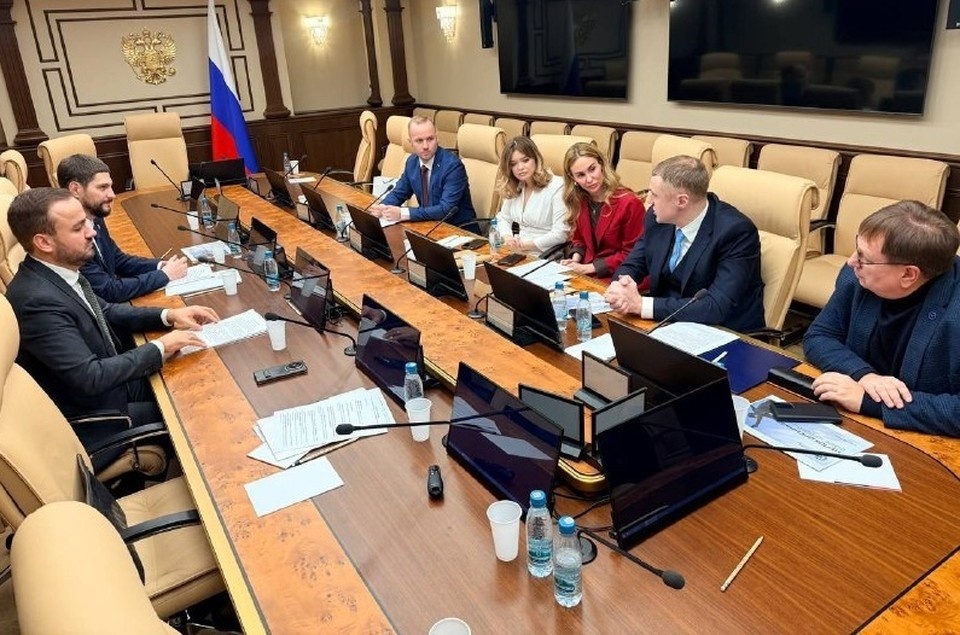    В Совфеде обсудили возможность проведения «Кубка Дружбы» по мини-футболу среди юных футболистов. Фото: ТГ/Волошин