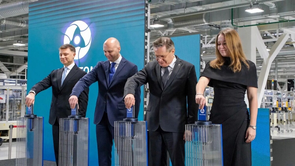    Завод был достроен в срок и открылся в декабре 2025 года   Росатом