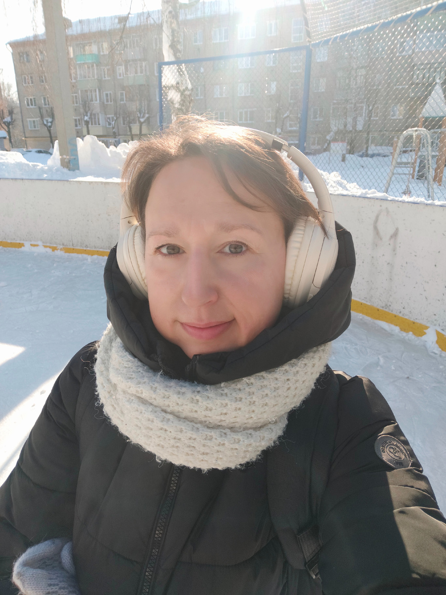 Первый раз за зиму на катке