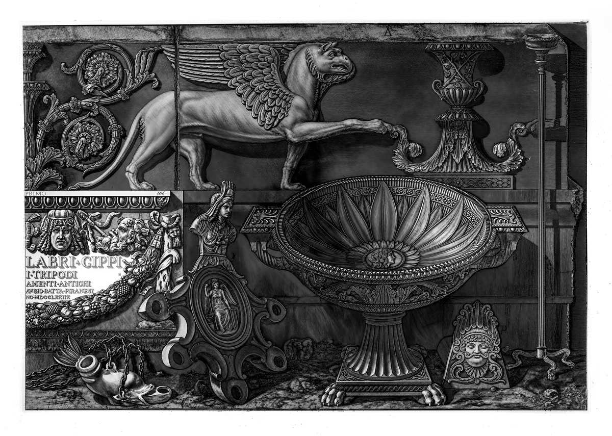 Фронтисписы к серии "Вазы и канделябры" Джамбаттиста Пиранези. В центре композиции, в прямоугольной рамке, расположена следующая надпись (орфография и пунктуация сохранены):
VASI, CANDELABRI, CIPP1, SARCOFAG1, TRIPODI, LVCERNE, ED ORNAMENTI ANTIC1
DISEGN. ED INCISI DAL CAV. GAMBATTISTA PIRANESI
TOM0 1.
Перевод:
ВАЗЫ, КАНДЕЛЯБРЫ, ПОГРЕБАЛЬНЫЕ УРНЫ (ЦИППУСЫ), САРКОФАГИ, ТРЕНОЖНИКИ, СВЕТИЛЬНИКИ И АНТИЧНЫЕ ОРНАМЕНТЫ. (Обратите внимание на архаичное написание римских цифр I вместо J и окончаний).
DISEGN. ED INCISI DAL CAV. GAMBATTISTA PIRANESI — НАРИСОВАНО И ВЫГРАВИРОВАНО КАВАЛЕРОМ ДЖАМБАТТИСТА ПИРАНЕЗИ.