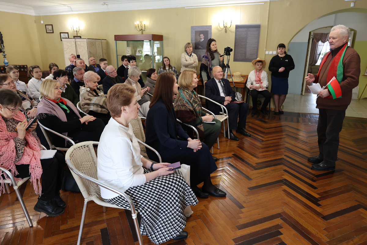 Открытие выставки в Овстуге 6 февраля 2026 года.