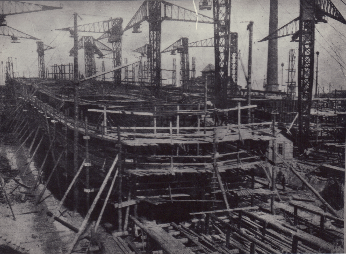 Постройка первых советских лесовозов. 6 августа 1925 год