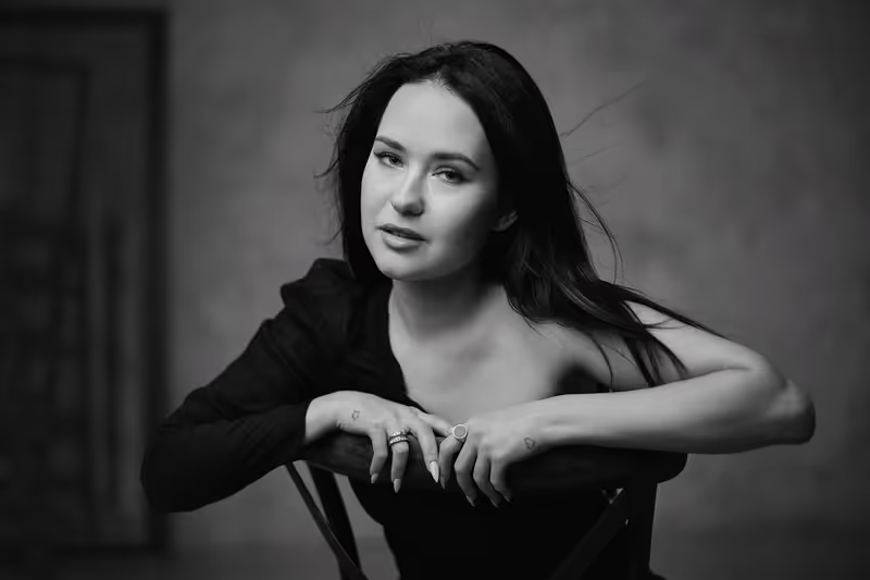 Диагноз не сломал Алину – она нашла в себе силы бороться, и в итоге исполнила свою мечту работать в кино.