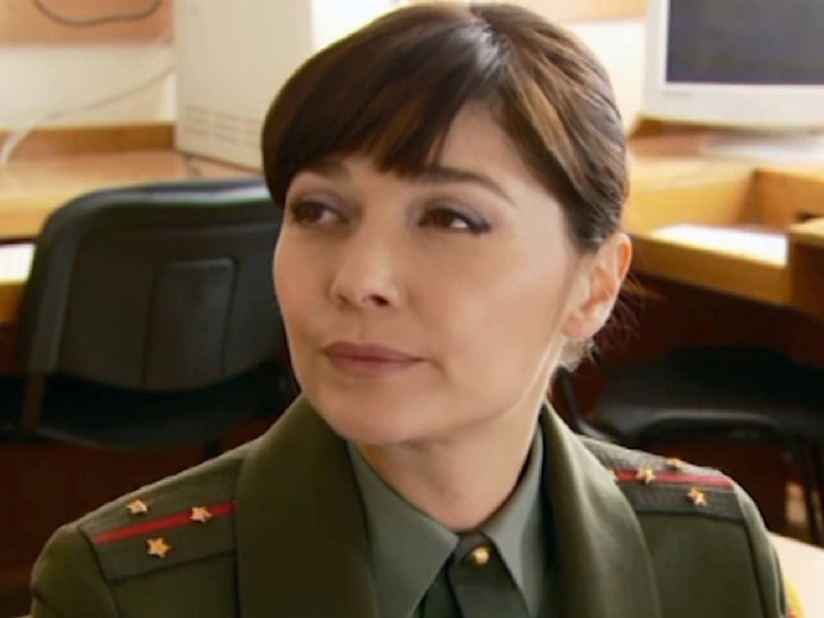    Ирина Лосева в роли Натальи Сухановой (Фото: кадр из сериала «Кремлёвские курсанты»)