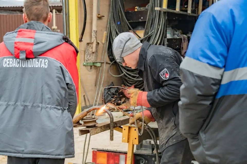    Голубое топливо приходит на периферию Севастополя. Фото: телеграм-канал Михаила Развожаева