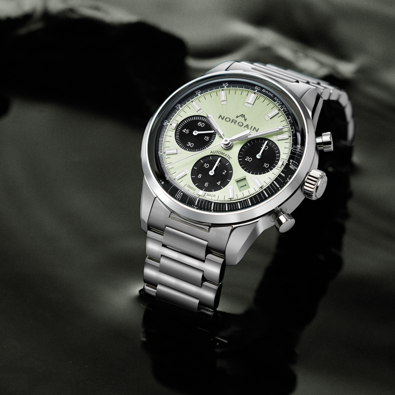 Часы NORQAIN Freedom 60 Chrono в 40 мм корпусе из стали с указателем даты