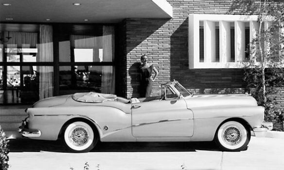 В 1953 году компания Buick предлагала в своем модельном ряду как модели с двигателями V8, так и с рядными восьмицилиндровыми двигателями. Это ознаменовало конец одной эпохи для подразделения GM и начало другой.