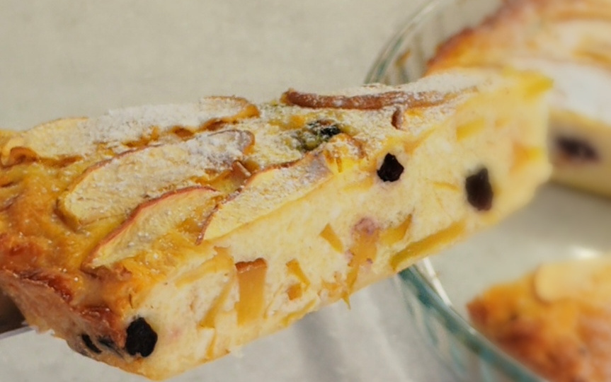 Творожная запеканка, которая не оседает и не получается сырой: точные пропорции и пошаговый рецепт