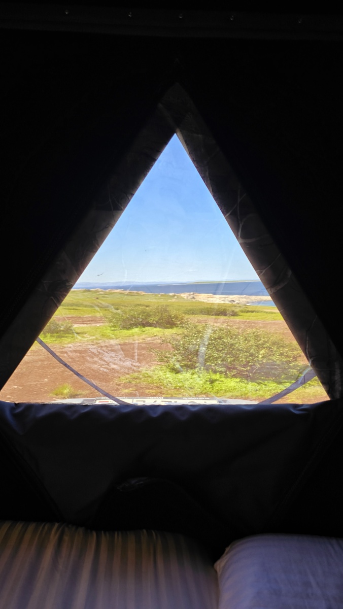 Солнечное утро в палатке