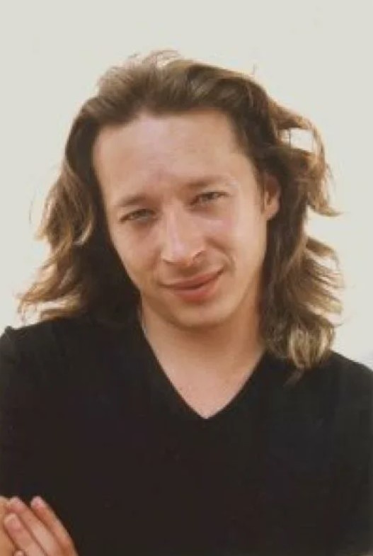 Тимур Ведерников родился в поселке Койташ в Джизакской области Узбекской ССР.