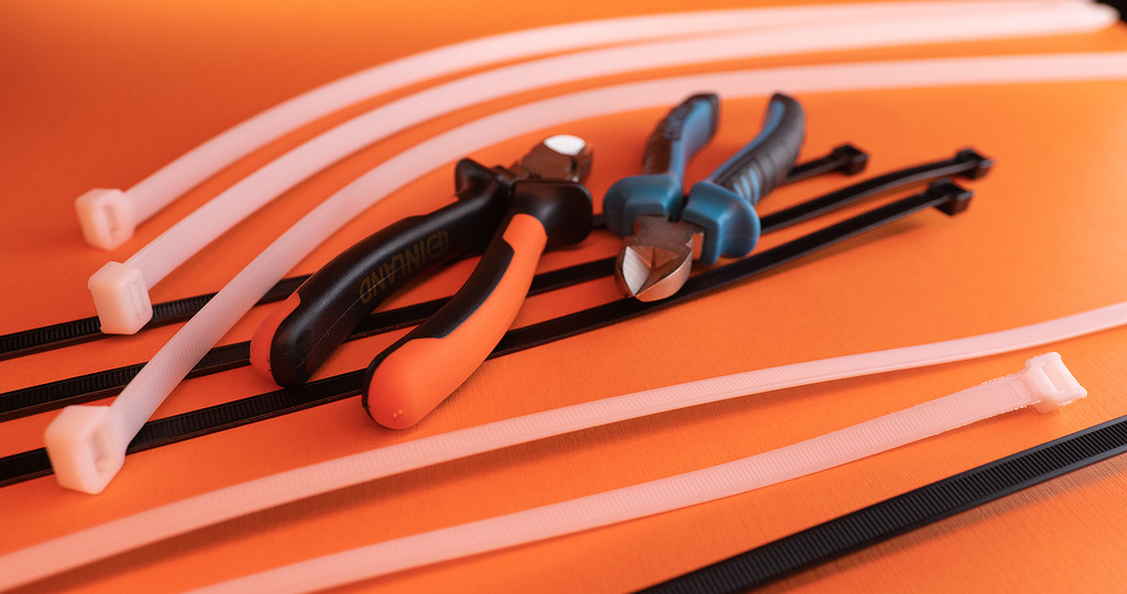 Как выбирать пластиковые стяжки?