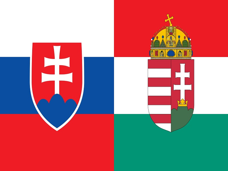 Гербы Словакии и Венгрии