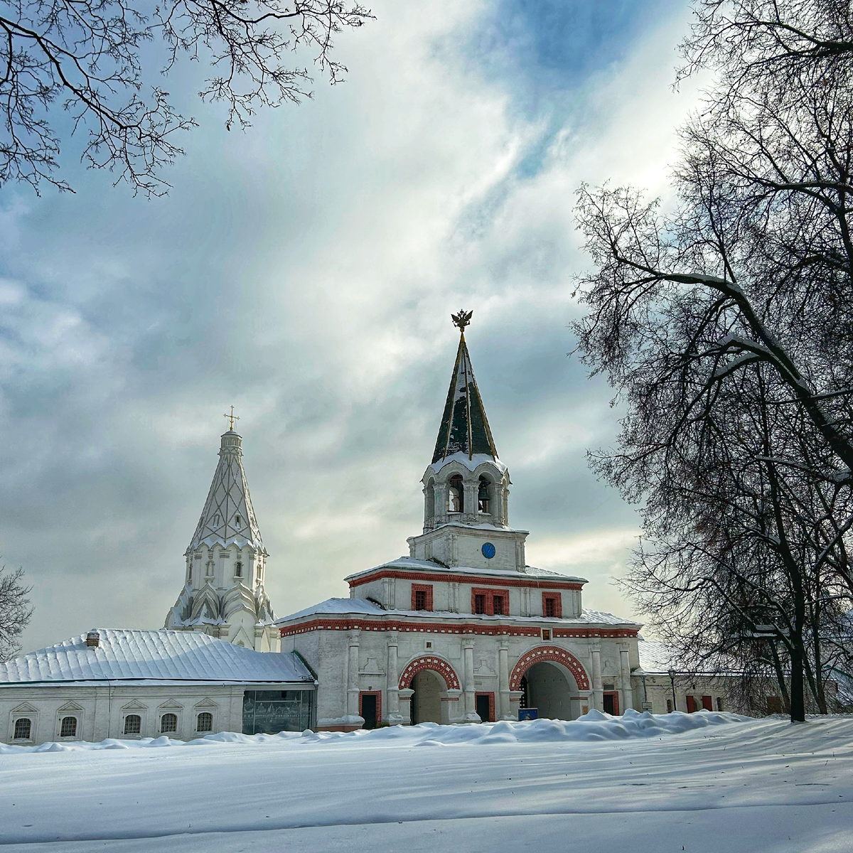 Коломенское. Спасские ворота 1673 год. Фото автора