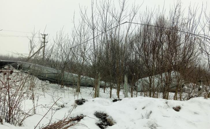 В поселке Горшечном рухнула водонапорная башня