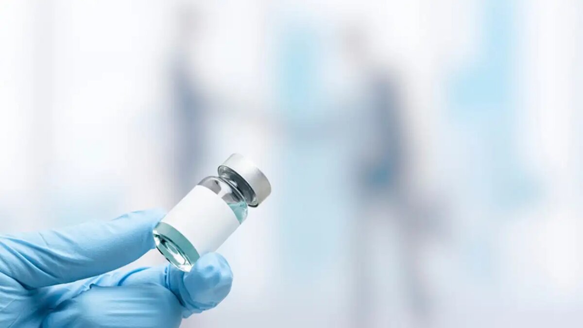    Вакцина. © freepik.com/rawpixel.com