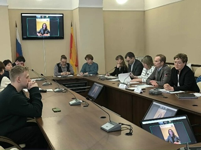 Тверские депутаты и общественники обсудили вопрос развития школьных музеев