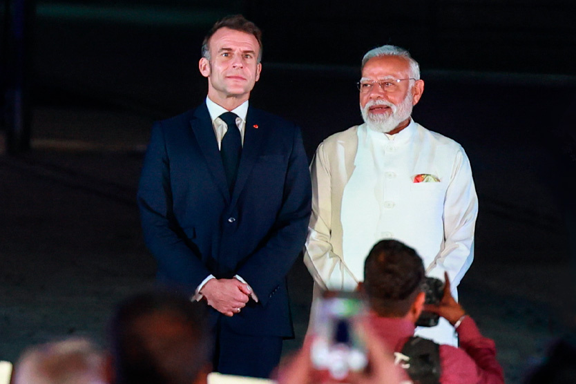     Эммануэль Макрон и Нарендра Моди     
Фото: Divyakant Solanki / EPA / TASS