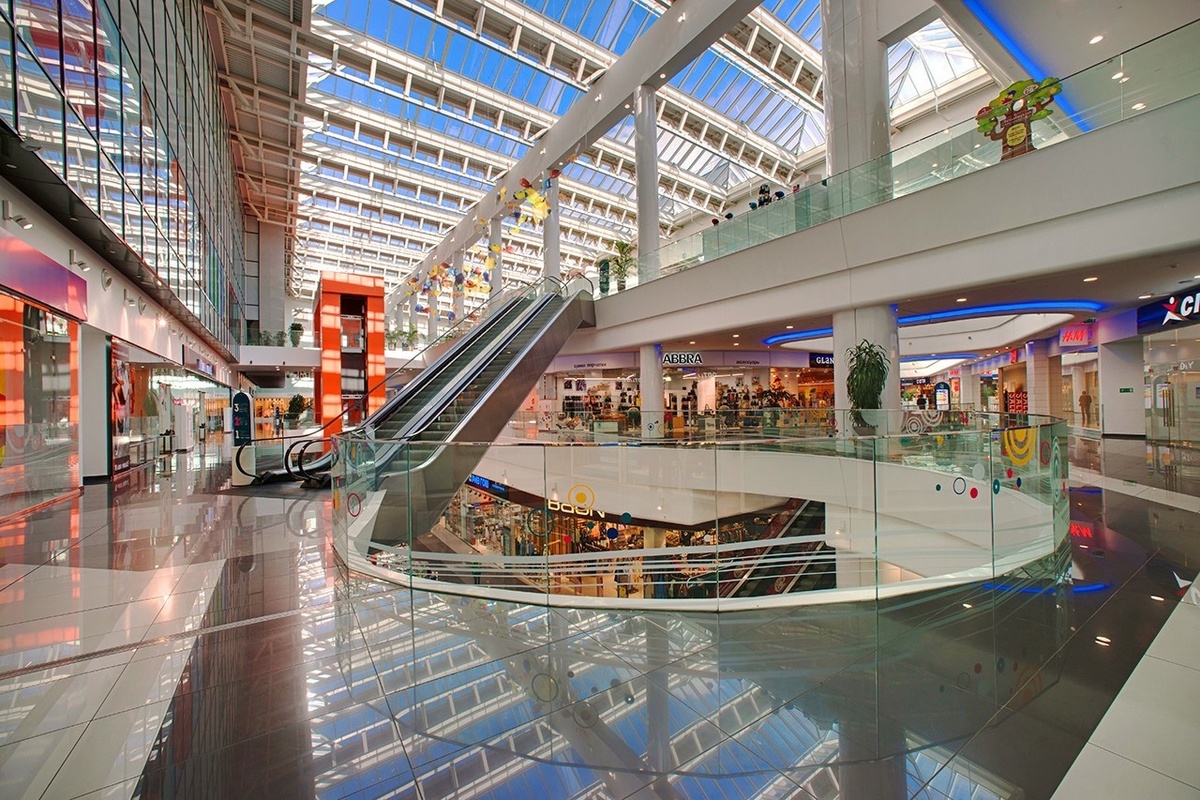 Почему торговые центры теряют арендаторов, и как это отразится на покупателях?