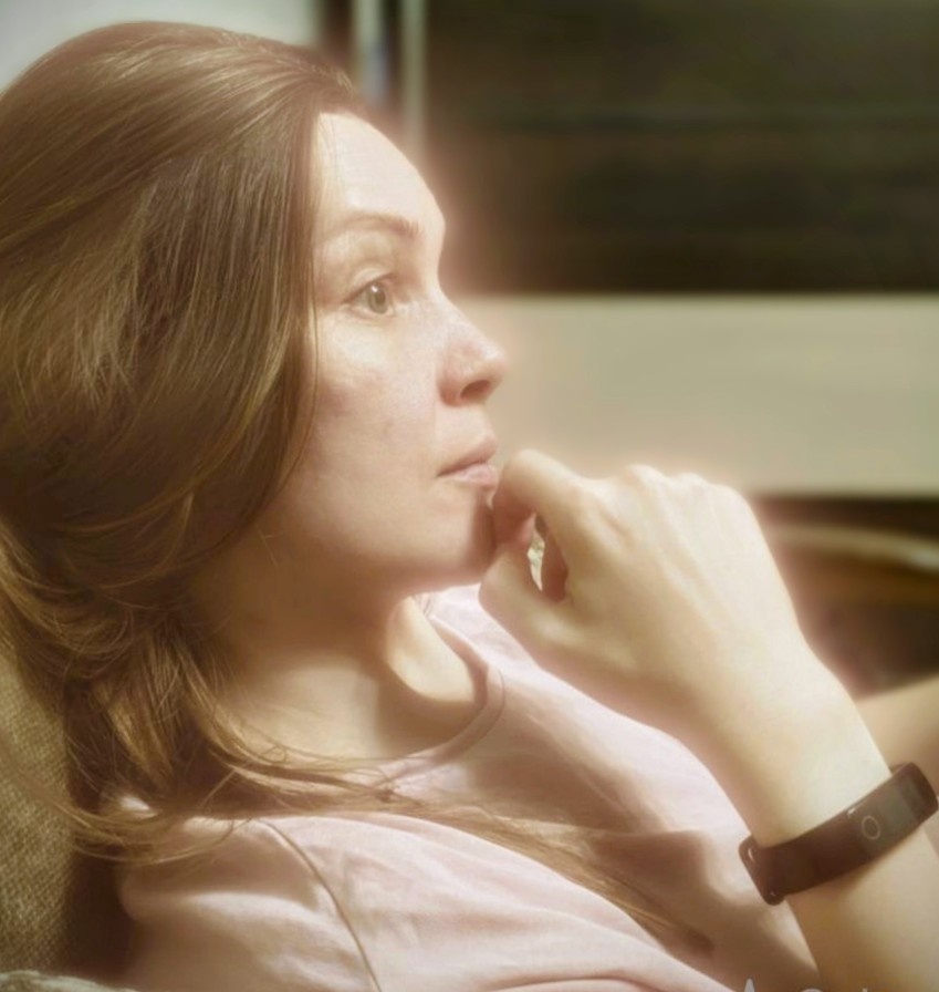 Когда силы на нуле, мозг начинает паниковать и требовать «смыслов». А на самом деле ему нужно совсем другое.Что именно — разбираю в этом посте. Заходите, побудем в спаде вместе и без самобичевания 💛