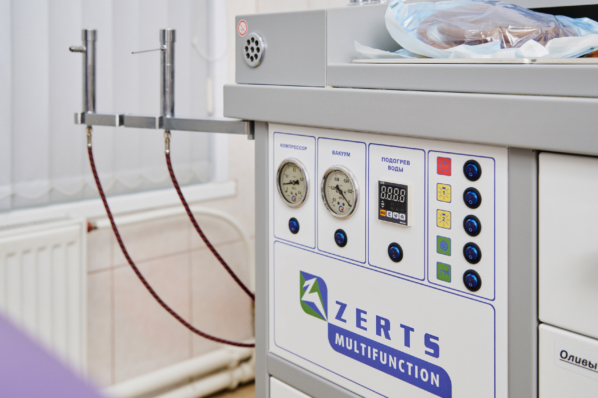 Все комбайны от компании ЗЕРЦ включают необходимые системы для работы ЛОР-врача: систему промывания ушей, систему распыления лекарств и аспиратор жидкости. 