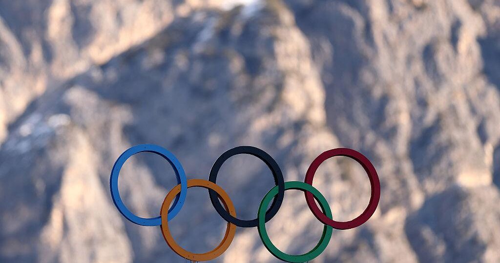 В МОК объяснили, почему российским олимпийцам не подарили смартфоны