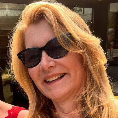     Эмма Маки и Лора Дерн снимутся в комедии «Затмение»