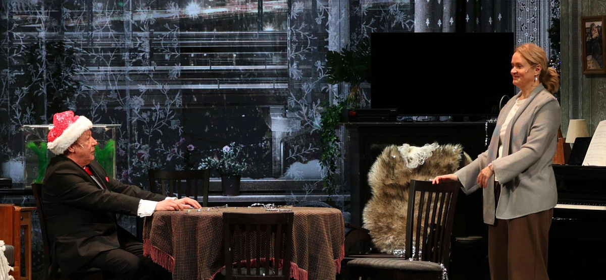 М. Ефремов и А. Михалкова в спектакле "Без свидетелей".