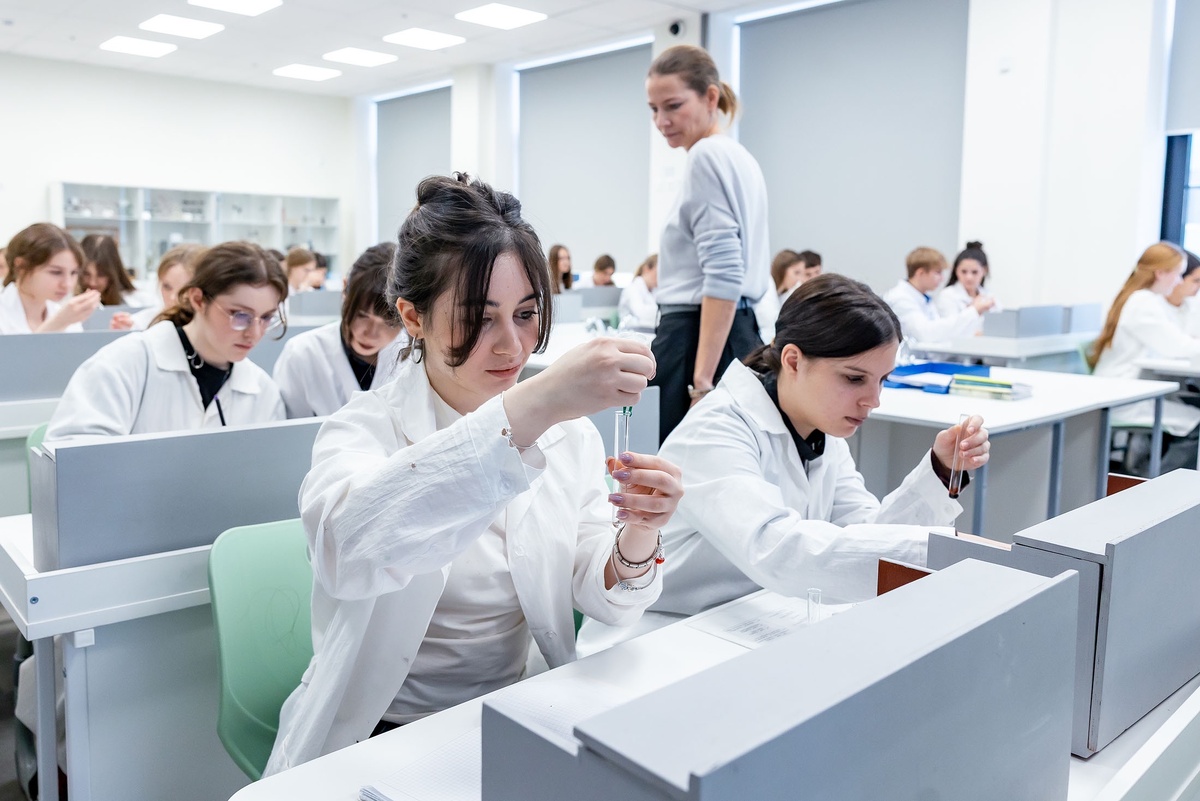    Департамент образования и науки Москвы