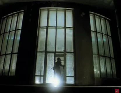 Чтобы пройти сквозь стену...