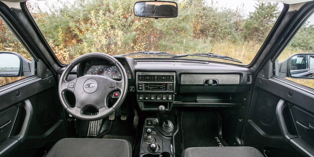 20 лет за рулем: объясняю, почему современные кроссоверы проигрывают старой Ниве на бездорожье