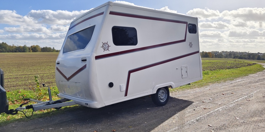 Первый прицеп-автодом от “Яхт на колесах” STP17L: лёгкий, тёплый и сделан для России