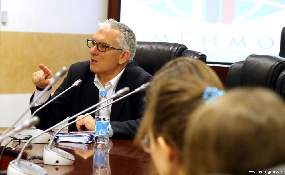    Ги Меттан в МГИМО