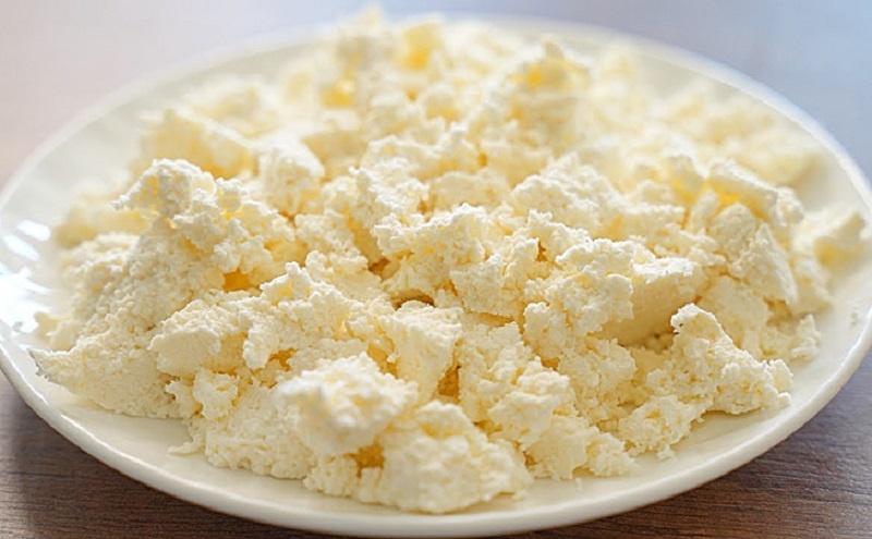 Домашний творог без хлопот: как получить идеальную текстуру всего из одного ингредиента  