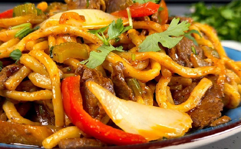 Жареный лагман на сковороде: яркий восточный вкус без лишних хлопот