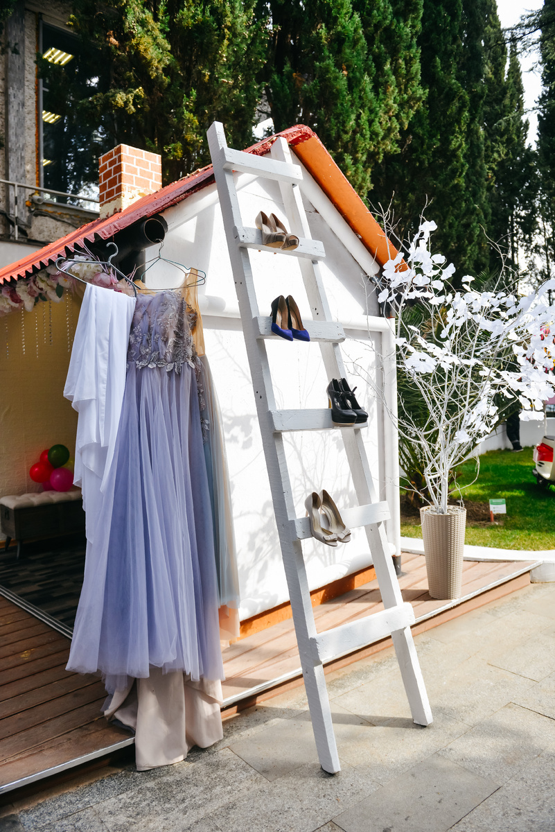 Также на территории отеля гостей будут ждать тематические локации и фотозоны.